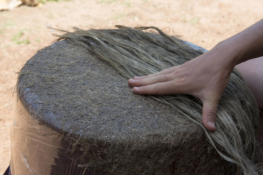 <span class='credits'>© Emile Barret</span>