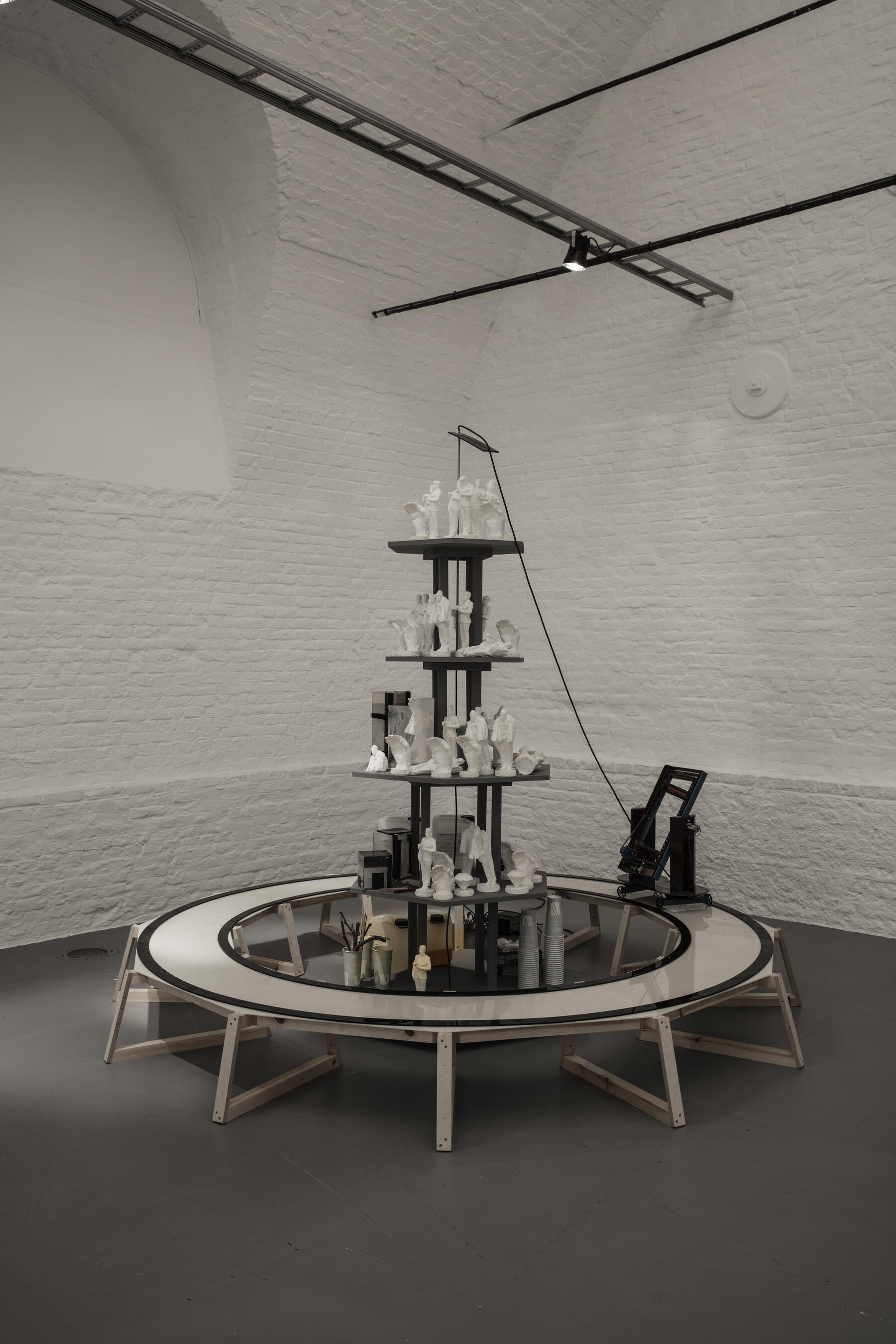 <span class='credits'>&copy; Serge Anton</span>